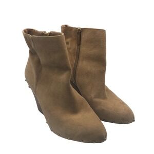 BCBG Women's Tan Suede Studded healed Ankle Boots Side Zip Heel 9.5M‎